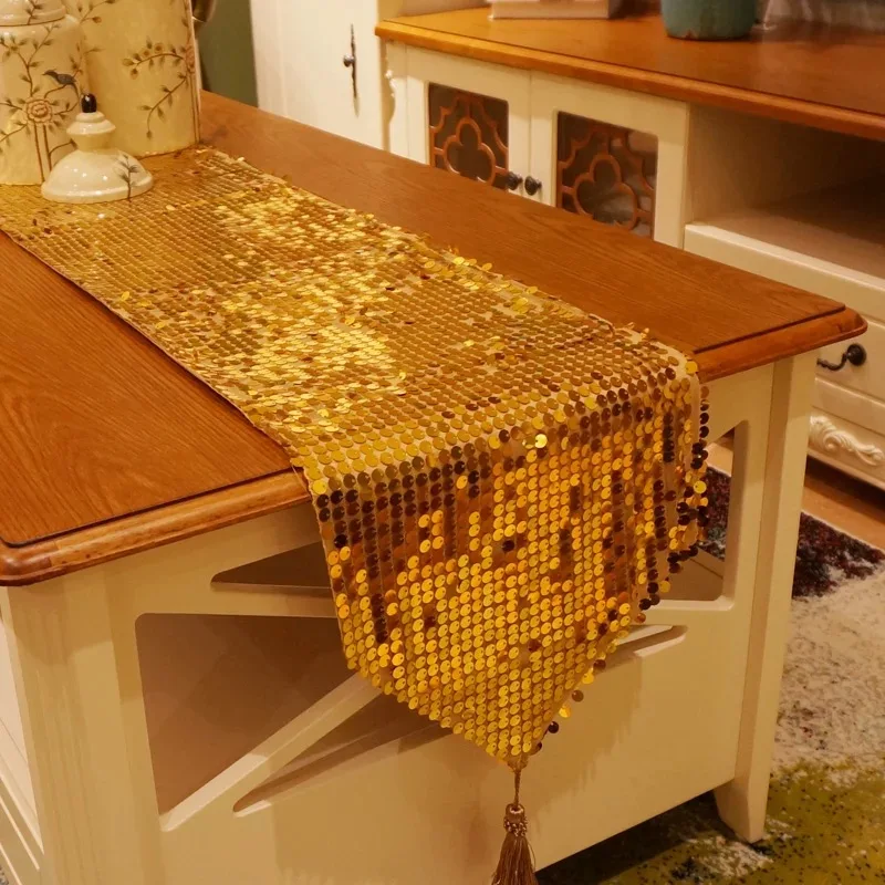 European style golden Sequins table runner Satin tea table/dining table cloth with tassels
European style golden Sequins table runner Satin tea table/dining table cloth with tassels