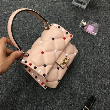 2020 New Mini Genuine Leather Women Purse and Handbags High Quality Famous Designer Rivet Shoulder Messenger Bags Channels Bags
2020 New Mini Genuine Leather Women Purse and Handbags High Quality Famous Designer Rivet Shoulder Messenger Bags Channels Bags