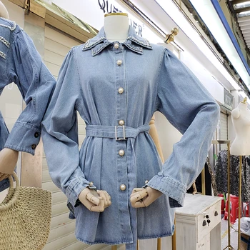 2020 Spring New Dneim Shirt Women Lace-up Waist Hugging Cowboy Short Jacket Blouses Fashion Drilling Long Sleeve Jeans Blouse
2020 Spring New Dneim Shirt Women Lace-up Waist Hugging Cowboy Short Jacket Blouses Fashion Drilling Long Sleeve Jeans Blouse