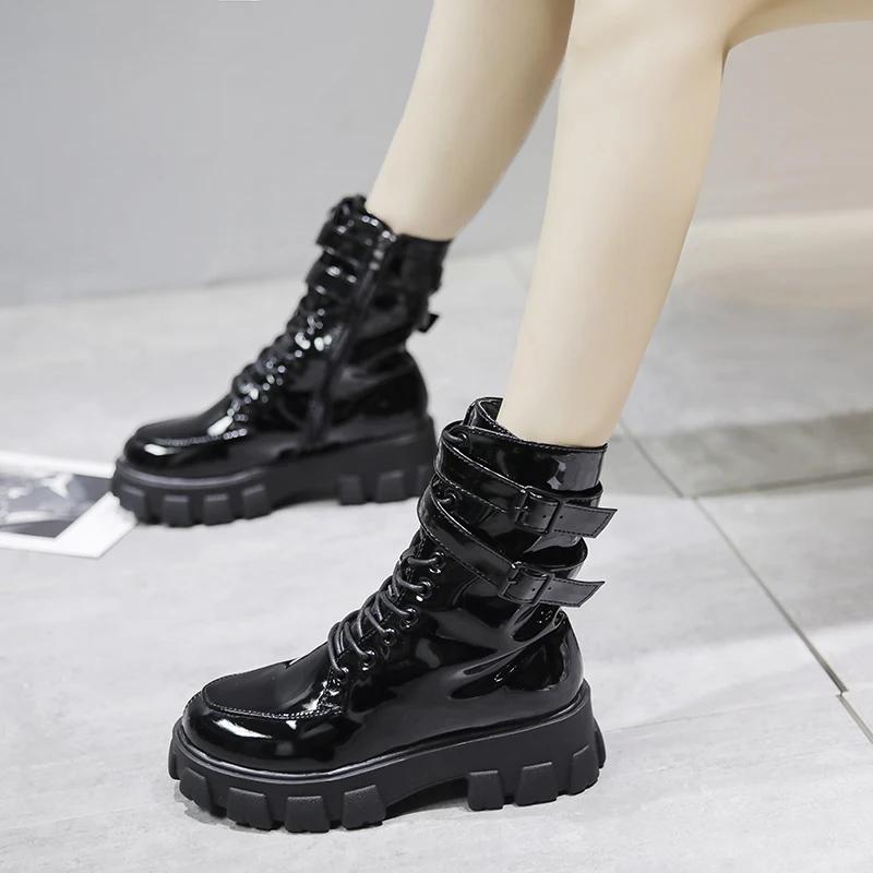2019 ladies winter British style Martin boots fashion high-top casual lace-up comfortable Martin boots womens boots ankle black
2019 ladies winter British style Martin boots fashion high-top casual lace-up comfortable Martin boots womens boots ankle black