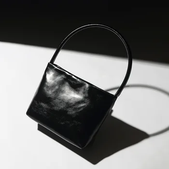 Autumn/Winter 2019 New Women's Bags Small Underthe Leather Underarms Bag Fashion Handbag Simple One-shoulder Bag
Autumn/Winter 2019 New Women's Bags Small Underthe Leather Underarms Bag Fashion Handbag Simple One-shoulder Bag