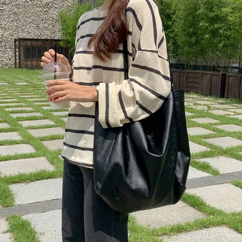 2020 new soft leather tote bag shoulder bag large capacity women's bag portable shopping bag 
2020 new soft leather tote bag shoulder bag large capacity women's bag portable shopping bag