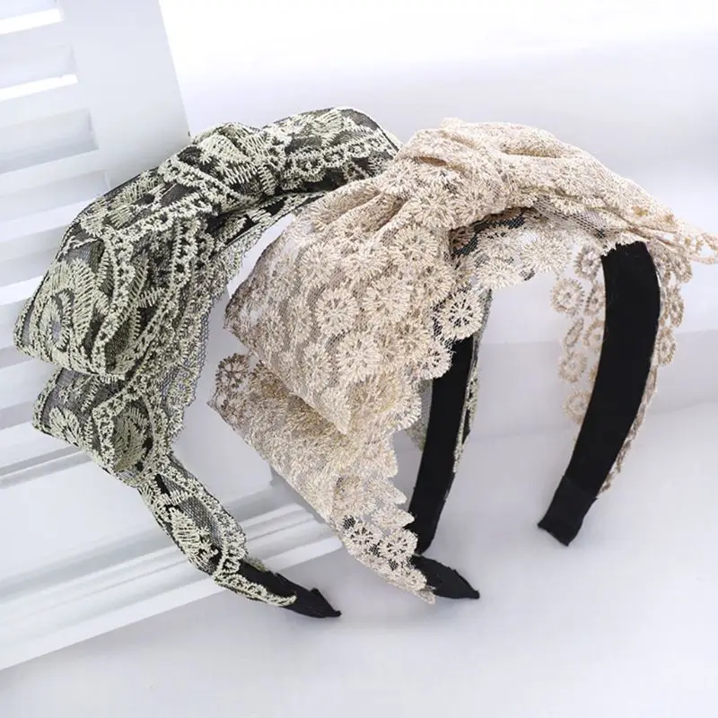 Women Vintage Lace Wide Headband Embroidery Floral Pattern Hair Hoop Twist Knot Center Bandana Turban Decor
Women Vintage Lace Wide Headband Embroidery Floral Pattern Hair Hoop Twist Knot Center Bandana Turban Decor