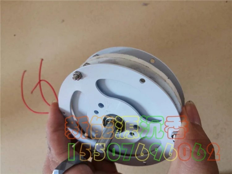 Micro-disc Iron-free Three-phase Rare Earth Permanent Magnet Brushless Generator DIY Low Speed Low Resistance
Micro-disc Iron-free Three-phase Rare Earth Permanent Magnet Brushless Generator DIY Low Speed Low Resistance