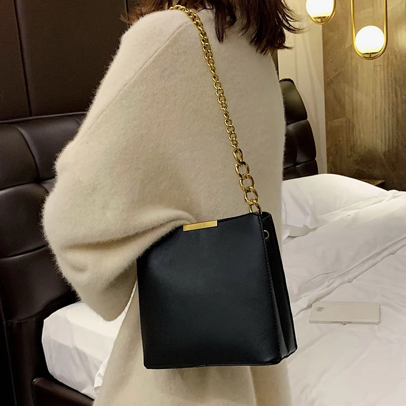This year's popular small bag new 2020 net red bucket women's bag high-end foreign style slanting ins tide
This year's popular small bag new 2020 net red bucket women's bag high-end foreign style slanting ins tide