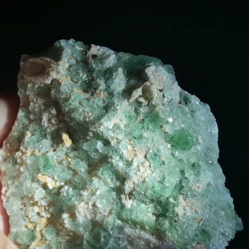 194.7g100% rare natural green fluorite shining polyhedron ladder shaped quartz energy stone decorative mineral specimens
194.7g100% rare natural green fluorite shining polyhedron ladder shaped quartz energy stone decorative mineral specimens