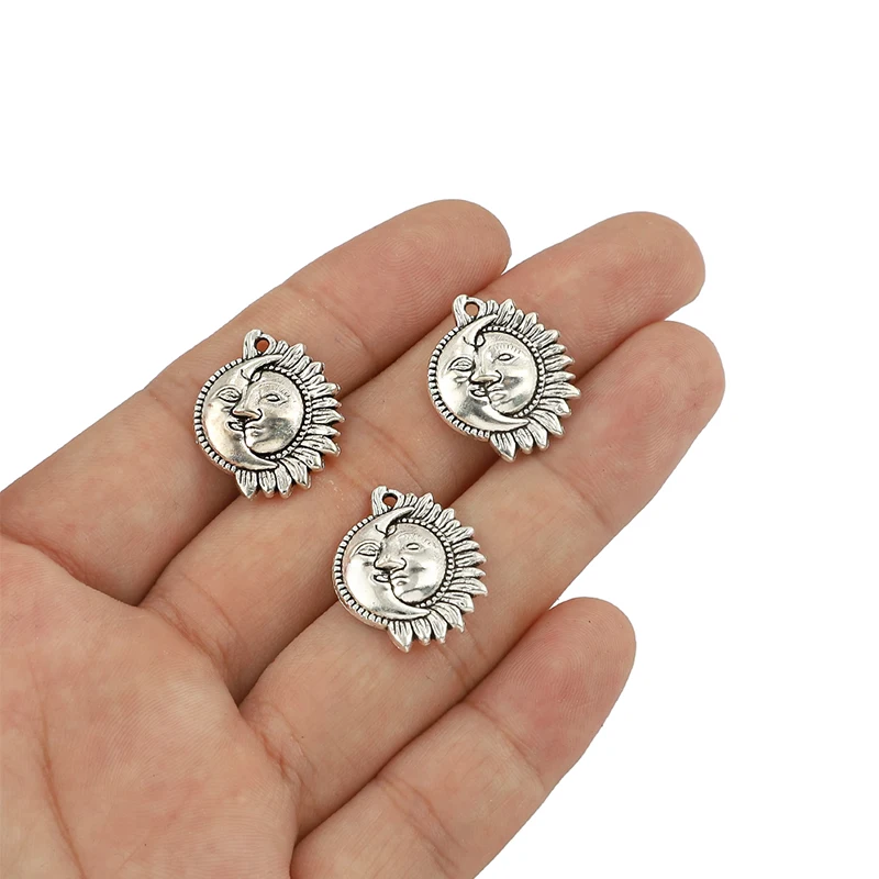10pcs 20x16mm Antique Silver Color Moon Sun Charms Pendant For Jewelry Making DIY Jewelry Findings
10pcs 20x16mm Antique Silver Color Moon Sun Charms Pendant For Jewelry Making DIY Jewelry Findings