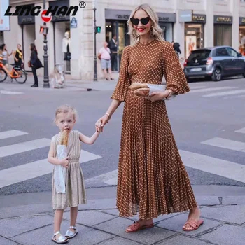 LINGHAN Vacation Dot Printed Chiffon Long Dress Women's Elegant O-Neck Big pendulum Dresses Designer Autumn New
LINGHAN Vacation Dot Printed Chiffon Long Dress Women's Elegant O-Neck Big pendulum Dresses Designer Autumn New
