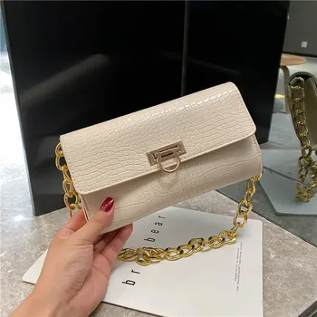 Crocodile pattern chain small bag female solid color 2020 new retro lock small square bag fashion wild shoulder messenger bag
Crocodile pattern chain small bag female solid color 2020 new retro lock small square bag fashion wild shoulder messenger bag