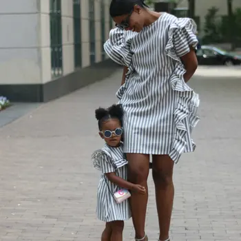 Mom and Daughter Dress Short Sleeve Striped Family Look Matching Twinning Mother Daughter Clothes 2020 Summer Dresses Outfits
Mom and Daughter Dress Short Sleeve Striped Family Look Matching Twinning Mother Daughter Clothes 2020 Summer Dresses Outfits