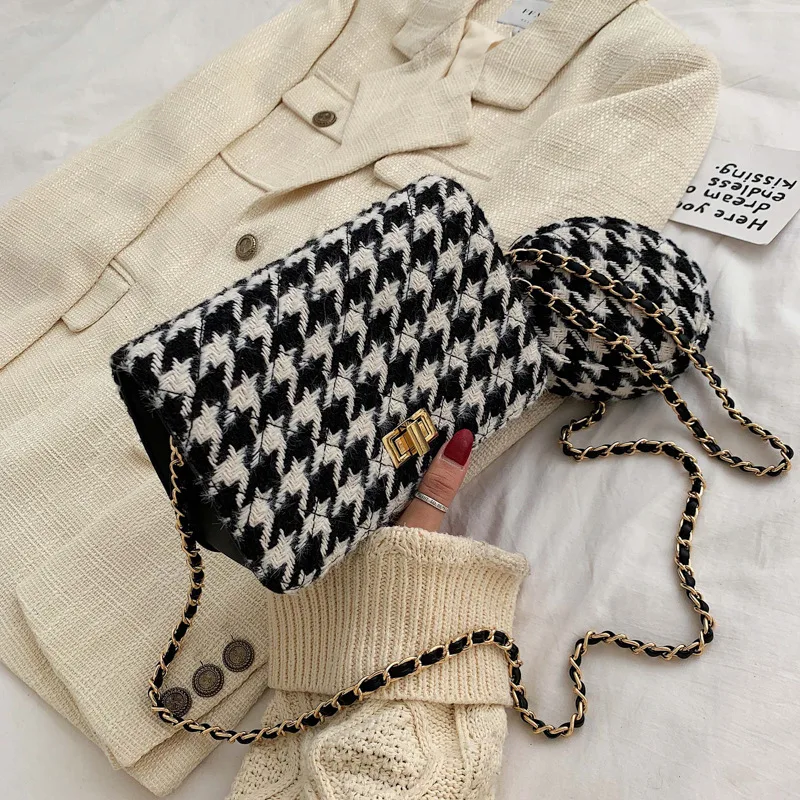 Female Autumn Winter Houndstooth Clamshell Chain Bag Lady Retro Handbags Plaid Shoulder Messenger Bag Girls Crossbody Bag Lady
Female Autumn Winter Houndstooth Clamshell Chain Bag Lady Retro Handbags Plaid Shoulder Messenger Bag Girls Crossbody Bag Lady