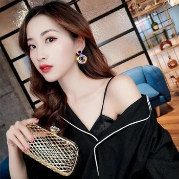 2019 New Movable Star Earrings Multi Layer Flash Crystal Gold Color Metal Circle Fashion Style Ear Accessories
2019 New Movable Star Earrings Multi Layer Flash Crystal Gold Color Metal Circle Fashion Style Ear Accessories