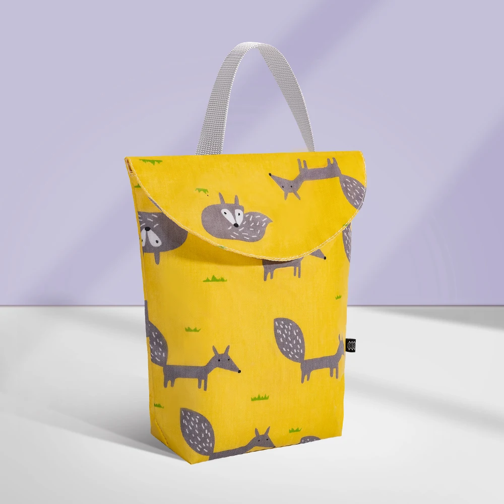 Wodoodporne etui na pieluchy pampersy z uchwytem żółte lis
