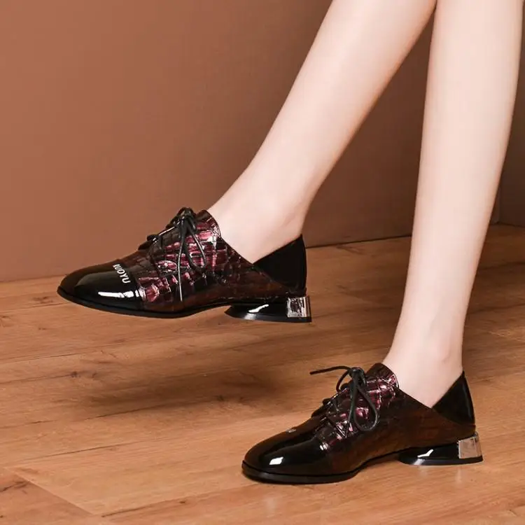 Stone pattern patent leather small leather shoes square head low single shoes women tie deep women's toe layer leather 2.5cm
Stone pattern patent leather small leather shoes square head low single shoes women tie deep women's toe layer leather 2.5cm