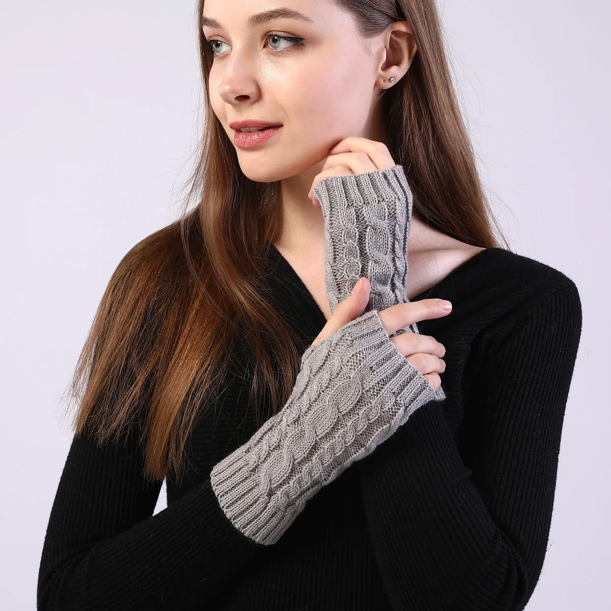 Autumn and winter hemp pattern short fingerless woolen gloves for women knitted warm half finger glove
Autumn and winter hemp pattern short fingerless woolen gloves for women knitted warm half finger glove