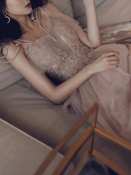 High-end Luxury Evening Dresses Sleeveless Beaded Party Deep V Prom Dress Women Banquet Elegant Dress For Wedding Birthday 2020
High-end Luxury Evening Dresses Sleeveless Beaded Party Deep V Prom Dress Women Banquet Elegant Dress For Wedding Birthday 2020