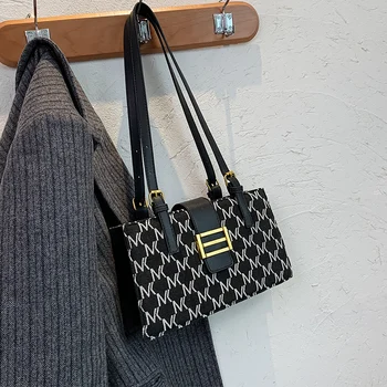 Retro Casual Women's Small Shoulder Bag 2020 New Fashionable Portable Small Square Bag All-Matching Ins Underarm Bag
Retro Casual Women's Small Shoulder Bag 2020 New Fashionable Portable Small Square Bag All-Matching Ins Underarm Bag