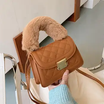 2020 New Winter Plush Handle Tote Bags Women Lattice Pattern Shoulder Bags PU Leather Messenger Bag Female Warm Fur Crossbody 
2020 New Winter Plush Handle Tote Bags Women Lattice Pattern Shoulder Bags PU Leather Messenger Bag Female Warm Fur Crossbody