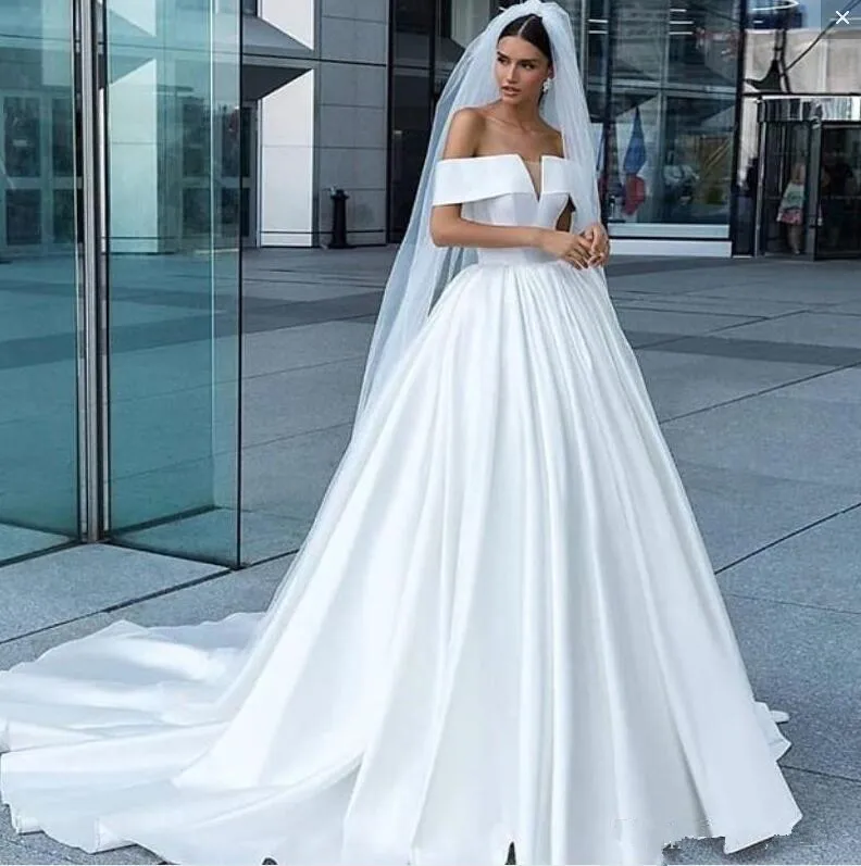 Vintage Satin Long Wedding Dresses 2020 Off The Shoulder A Line Pleats Wedding Gowns Cheap Back Zipper Simple Cheap Bridal dress
Vintage Satin Long Wedding Dresses 2020 Off The Shoulder A Line Pleats Wedding Gowns Cheap Back Zipper Simple Cheap Bridal dress