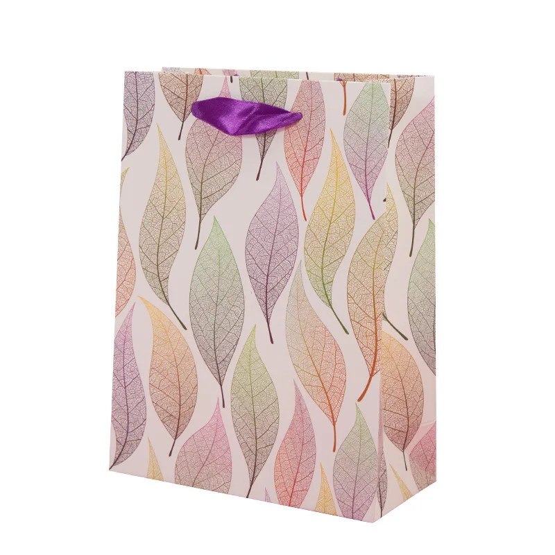 General Handbag Environmental Protection Fine Color Printing White Card Packaging Bag Wedding Christmas Kraft Paper Gift Bag
General Handbag Environmental Protection Fine Color Printing White Card Packaging Bag Wedding Christmas Kraft Paper Gift Bag