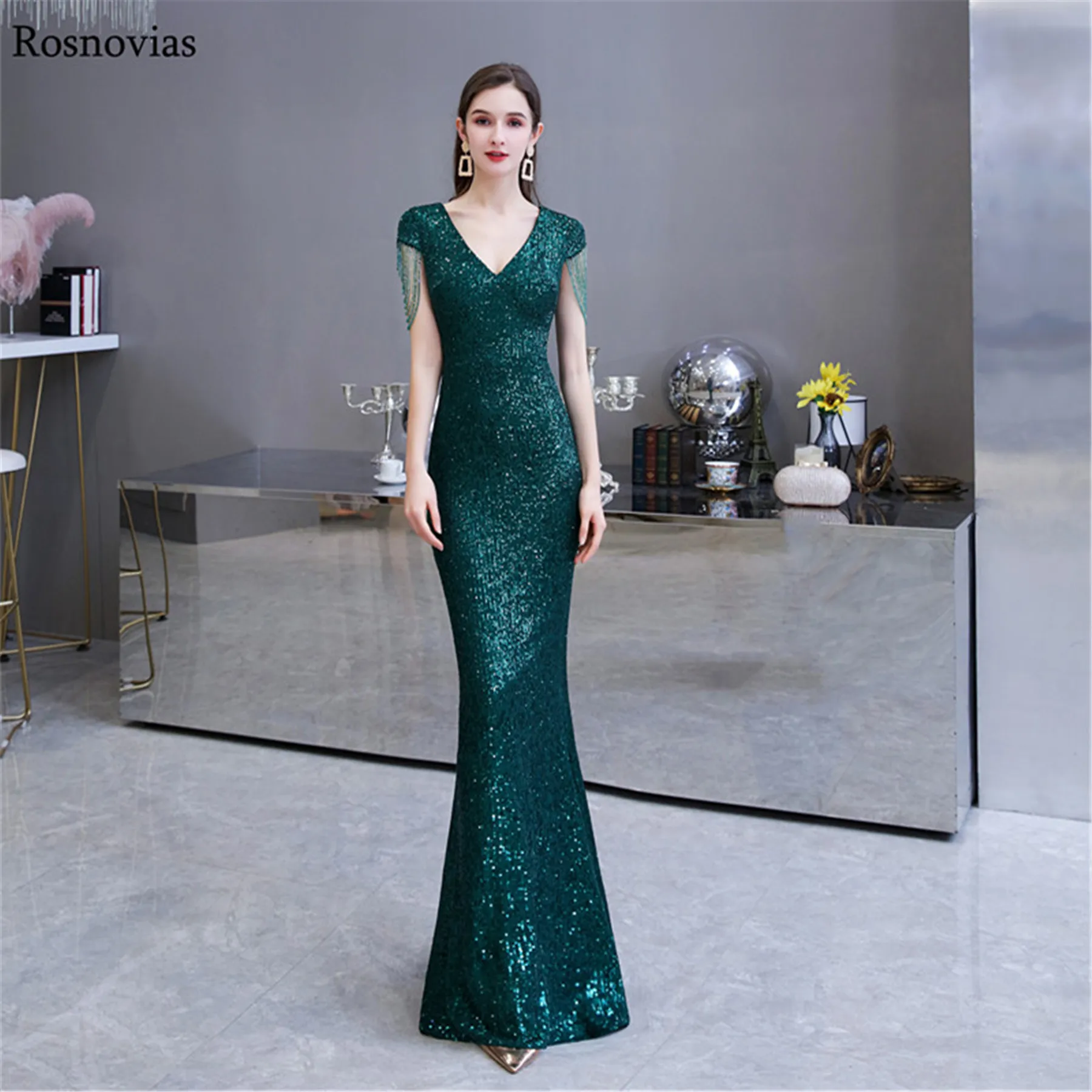 Green Mermaid Evening Dresses 2020 V Neck Zipper Back Floor Length Sequins Shiny Formal Party Prom Gowns Robe De Soirйe Custom
Green Mermaid Evening Dresses 2020 V Neck Zipper Back Floor Length Sequins Shiny Formal Party Prom Gowns Robe De Soirйe Custom
