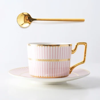 European Coffee Cup And Saucer Set Nordic Royal Classic Bone China High Tea Filizanki Do Kawy Latte Coffee Cups Teacups HH50BD
European Coffee Cup And Saucer Set Nordic Royal Classic Bone China High Tea Filizanki Do Kawy Latte Coffee Cups Teacups HH50BD