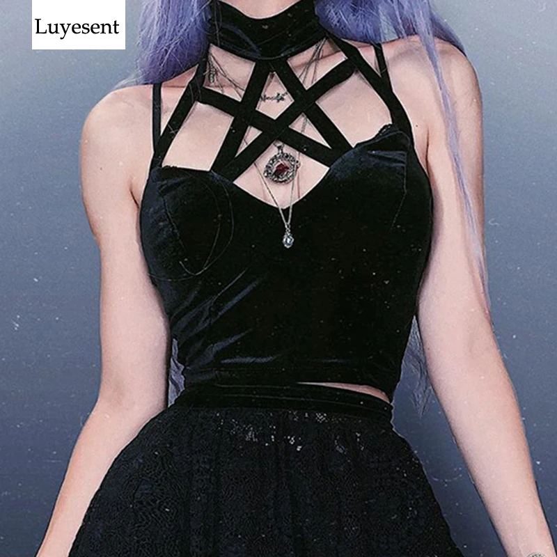 Black Dark Goth Woman Sexy Velvet Short Camis 2020 Lady Halter Big Hollow Out Pentagram Star Punk Gothic Camisole Hipster Top
Black Dark Goth Woman Sexy Velvet Short Camis 2020 Lady Halter Big Hollow Out Pentagram Star Punk Gothic Camisole Hipster Top