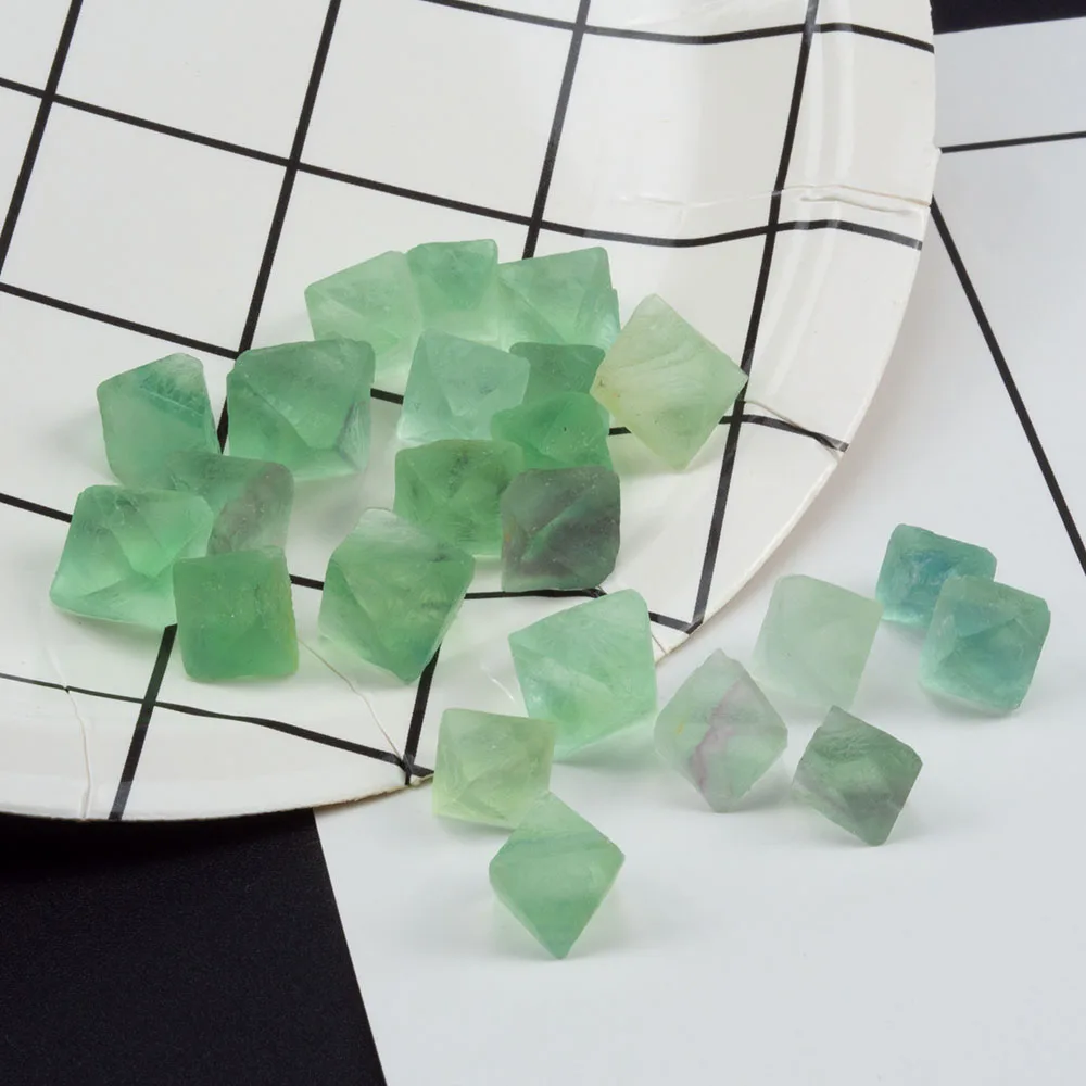 20g 50g Natural Green Fluorite Raw Crystals Ore Mineral Fish Tank Collection Healing Quartz Home Decor Rock Mineral Specimen
20g 50g Natural Green Fluorite Raw Crystals Ore Mineral Fish Tank Collection Healing Quartz Home Decor Rock Mineral Specimen
