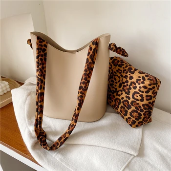 Buet Shape PU Leather Leopard Crossbody Bags For Women 2019 Design Female Shoulder Messenger Bag Lady Travel Handbags and Purses
Buet Shape PU Leather Leopard Crossbody Bags For Women 2019 Design Female Shoulder Messenger Bag Lady Travel Handbags and Purses
