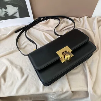 Classic Box Bag Round Buckle Metal Lock Small Square Bag Simple Women Shoulder Messenger Bag
Classic Box Bag Round Buckle Metal Lock Small Square Bag Simple Women Shoulder Messenger Bag