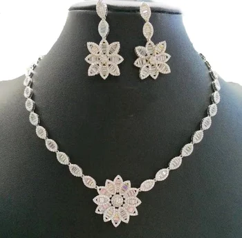 Accking Luxury flower Cubic zircon For Women Party Dubai Necklace Earring CZ Crystal Wedding Jewelry Sets
Accking Luxury flower Cubic zircon For Women Party Dubai Necklace Earring CZ Crystal Wedding Jewelry Sets