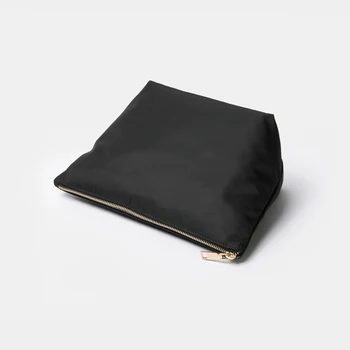 Lightweight nylon canvas liner bag convenient large-capacity Korean high-end exquisite cosmetics bag small
Lightweight nylon canvas liner bag convenient large-capacity Korean high-end exquisite cosmetics bag small