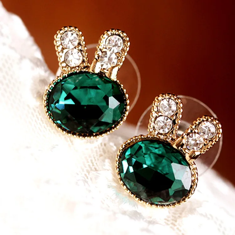Korean version of the best selling alloy inlaid green crystal exquisite wild rabbit earrings
Korean version of the best selling alloy inlaid green crystal exquisite wild rabbit earrings