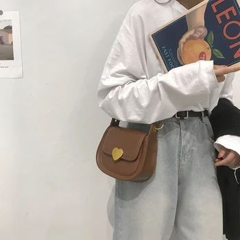 The new winter fashion saddle bag for women 2020 is a one-shoulder instagram bag with a girlish crossbody bag
The new winter fashion saddle bag for women 2020 is a one-shoulder instagram bag with a girlish crossbody bag