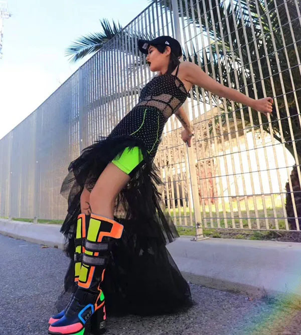 Шикарные женские разноцветные из кусочков кожи; Сапоги в стиле «панк» с пряжкой платформенные коленные сапоги на не сужающемся книзу массивном очень высокий каблук женские крутые мотоциклетные сапоги
Шикарные женские разноцветные из кусочков кожи; Сапоги в стиле «панк» с пряжкой платформенные коленные сапоги на не сужающемся книзу массивном очень высокий каблук женские крутые мотоциклетные сапоги