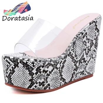 DORATASIA Women Open Toe Platform Wedges Shoes 2020 Casual Beach Slippers Women Classic Pvc Snake Print Summer Slippers
DORATASIA Women Open Toe Platform Wedges Shoes 2020 Casual Beach Slippers Women Classic Pvc Snake Print Summer Slippers