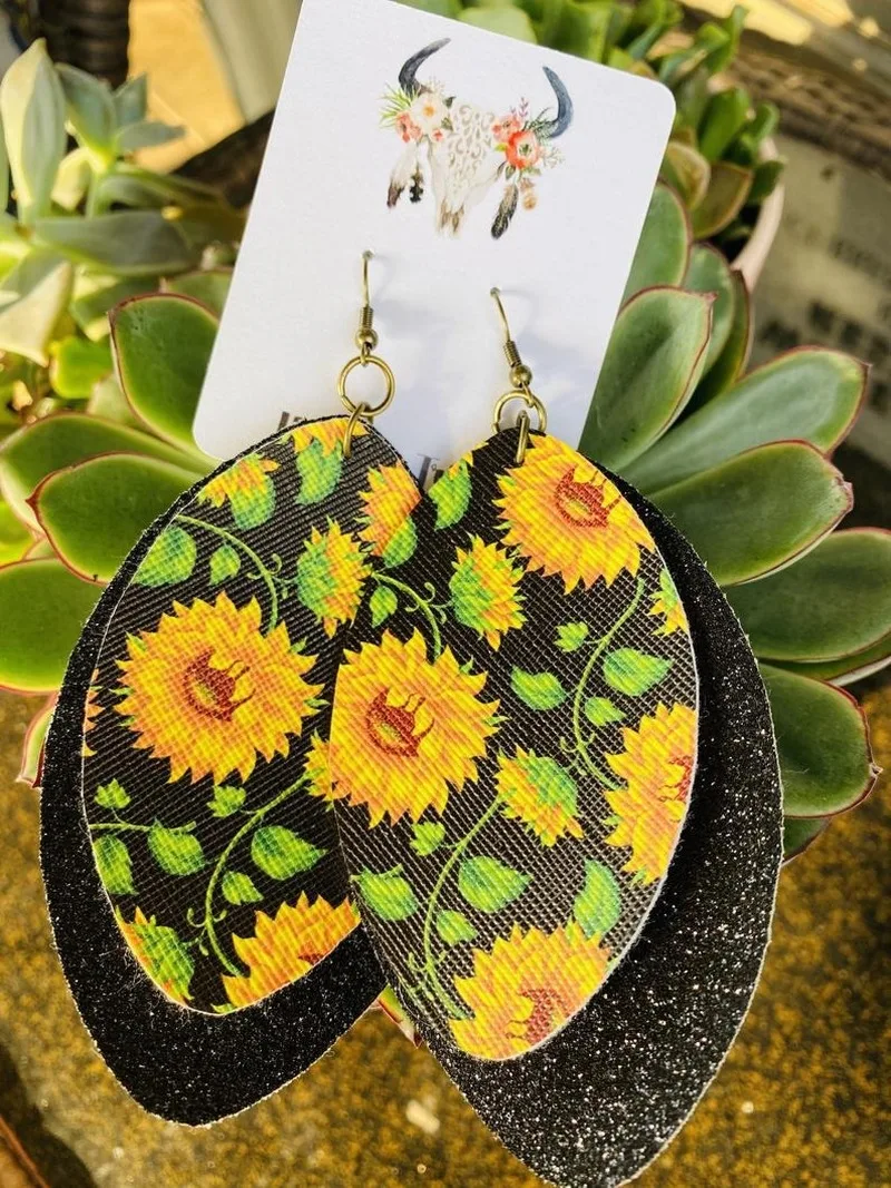 2020 Spring and Summer Multi-layer Sunflower Daisy Flower Leather Earrings Sequined Leaves Small Daisy Earrings Hot Sale 
2020 Spring and Summer Multi-layer Sunflower Daisy Flower Leather Earrings Sequined Leaves Small Daisy Earrings Hot Sale