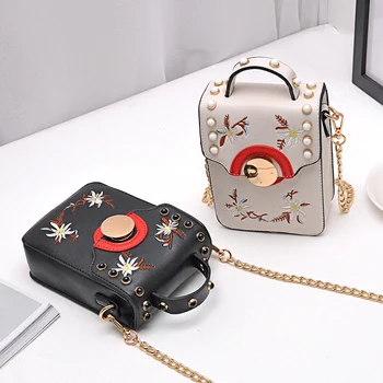 Clutch 2020 New Fashion purses and handbags women Mini bag purse Leather Shoulder Bag Crossbody bags for women Cell phone bags
Clutch 2020 New Fashion purses and handbags women Mini bag purse Leather Shoulder Bag Crossbody bags for women Cell phone bags