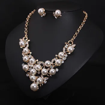 WOMEN'S JEWELRY SET EUROPEAN AMERICAN JEWELRY PEARL RHINESTONE SHORT CLAVICLE NECKLACE EARRINGS GIRL DINNER CLOTHING ACCESSORIES
WOMEN'S JEWELRY SET EUROPEAN AMERICAN JEWELRY PEARL RHINESTONE SHORT CLAVICLE NECKLACE EARRINGS GIRL DINNER CLOTHING ACCESSORIES