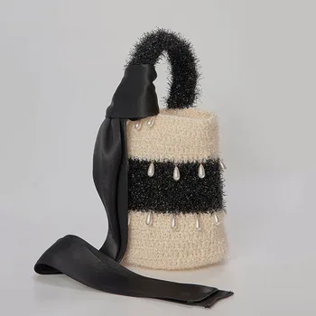 Fashion Pearls Wool Knitting Buckets Bag Designer Women Handbags Luxury Plush Hand Bag Lady Small Tote Female Party Purses 2020
Fashion Pearls Wool Knitting Buckets Bag Designer Women Handbags Luxury Plush Hand Bag Lady Small Tote Female Party Purses 2020