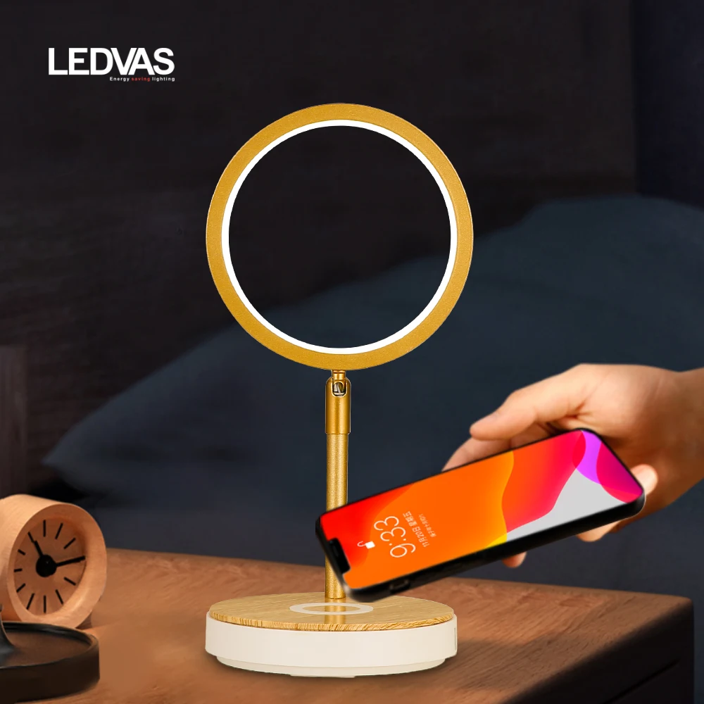 Modern reading lamp, bedside lamp in bedroom study, soft light, eye protection, touch dimming, support wireless charging
Modern reading lamp, bedside lamp in bedroom study, soft light, eye protection, touch dimming, support wireless charging