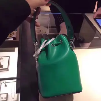 WR0811 The highest quality ladies luxury fashion shoulder bag 100% leather brand famous ladies handbags all handmade free
WR0811 The highest quality ladies luxury fashion shoulder bag 100% leather brand famous ladies handbags all handmade free