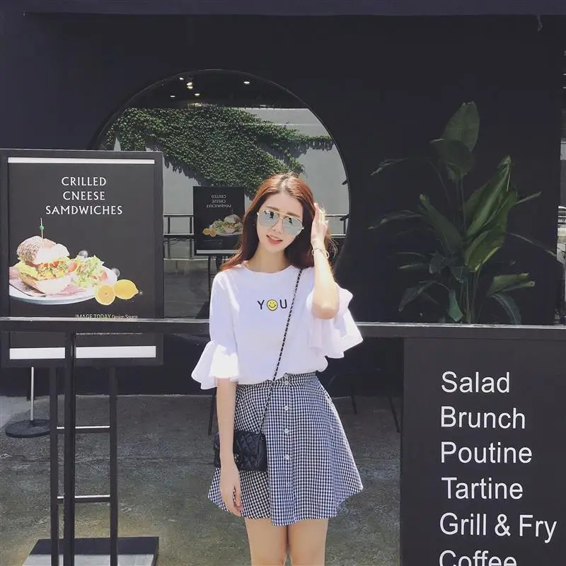2020 Summer New Style Korean-style Loose-Fit Slimming Bell Sleeve round Neckline T-shirt Tops + Plaid Short Skirt Two-Piece Set
2020 Summer New Style Korean-style Loose-Fit Slimming Bell Sleeve round Neckline T-shirt Tops + Plaid Short Skirt Two-Piece Set
