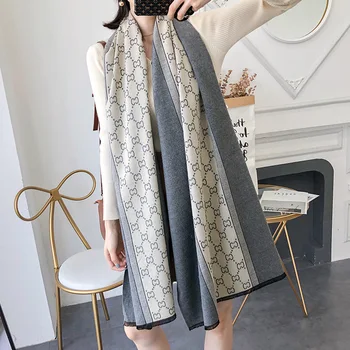 2020 Autumn new Cashmere Scarves lady seaside Beach towel Fashion Thickened wool Scarf winter popular letter print warmth Shawls
2020 Autumn new Cashmere Scarves lady seaside Beach towel Fashion Thickened wool Scarf winter popular letter print warmth Shawls