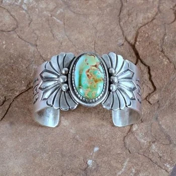 Antique Silver Color Green Stone Rings for Women Wedding Anniversary Stylish Ring Party Jewelry
Antique Silver Color Green Stone Rings for Women Wedding Anniversary Stylish Ring Party Jewelry