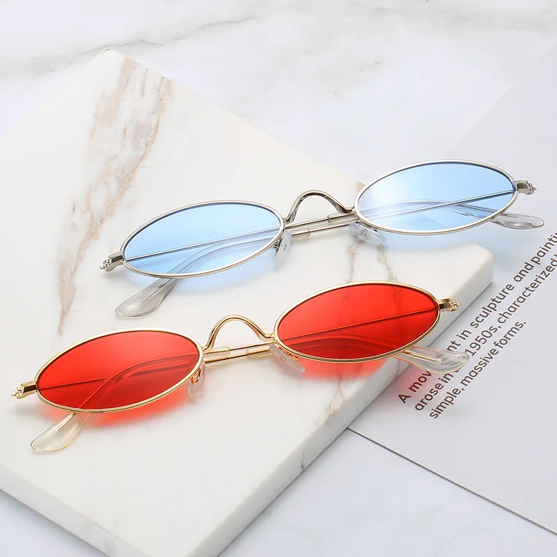 2020 Men's And Women's Small Frame Glasses Personalized Street Shooting All-match Gradient Glasses Small Oval Sunglasses UV400
2020 Men's And Women's Small Frame Glasses Personalized Street Shooting All-match Gradient Glasses Small Oval Sunglasses UV400