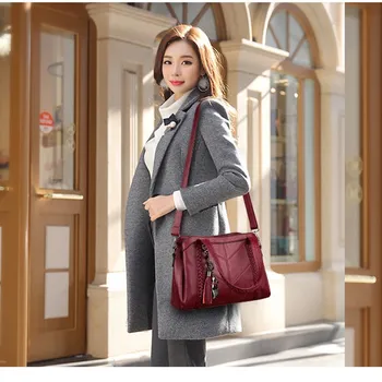 shoulder bag women high quality PU leather black women bag fashion 2020 crossbody bag
shoulder bag women high quality PU leather black women bag fashion 2020 crossbody bag