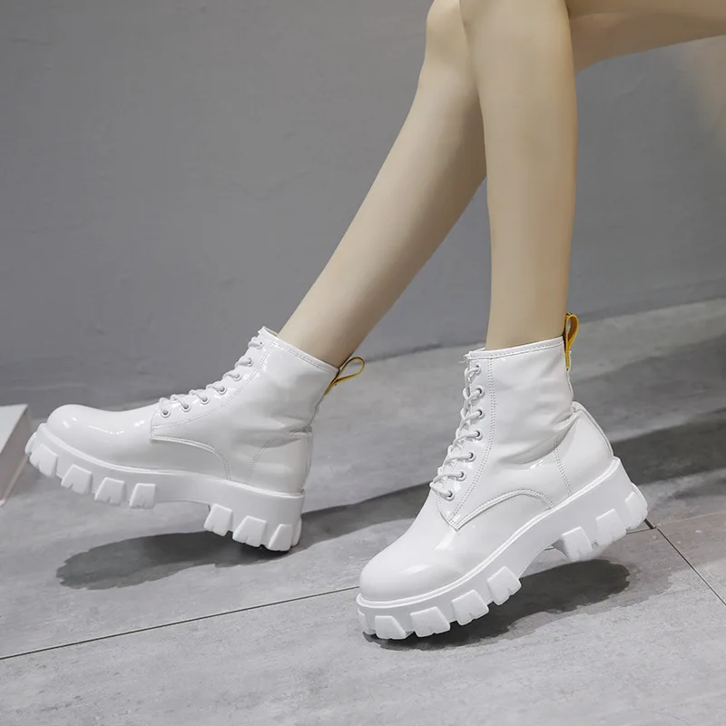 Net Red Martin Boots Women's British-Style Handsome Spring And Autumn Elevator Single Boots Patent Leather Red Tube Ankle Boots
Net Red Martin Boots Women's British-Style Handsome Spring And Autumn Elevator Single Boots Patent Leather Red Tube Ankle Boots
