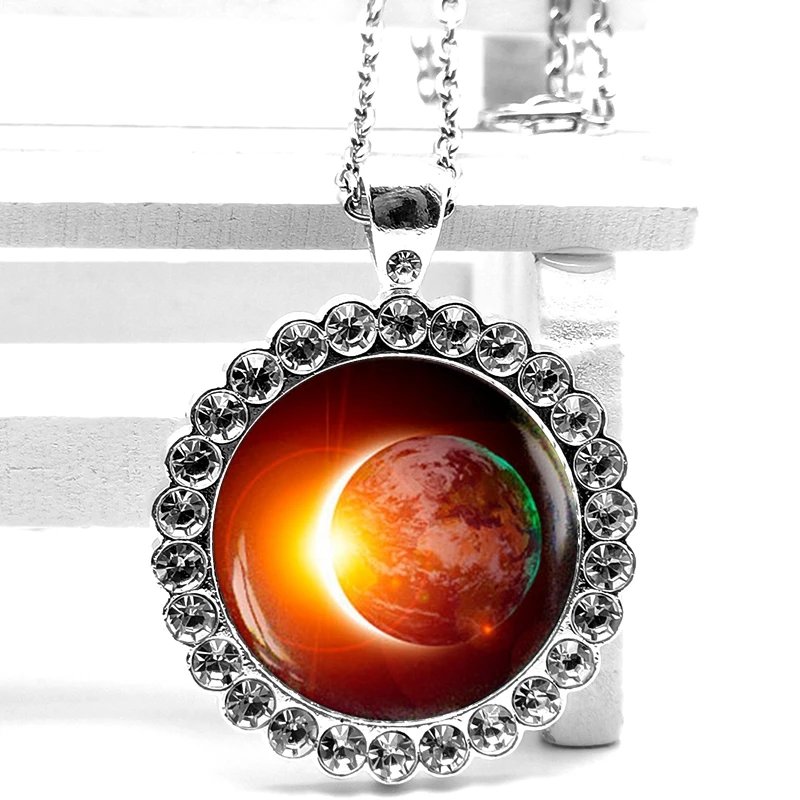 2020 New Fashion Nine Planet Planet Crystal Pendant Glass Convex Round Necklace Men and Women Necklace Birthday Gift