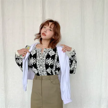 Chic Vinatge Floral Print Cardigans for Ladies Elegant Design All-match Sweet Sweaters Autumn New Women's Clothing 2020 Sweaters
Chic Vinatge Floral Print Cardigans for Ladies Elegant Design All-match Sweet Sweaters Autumn New Women's Clothing 2020 Sweaters
